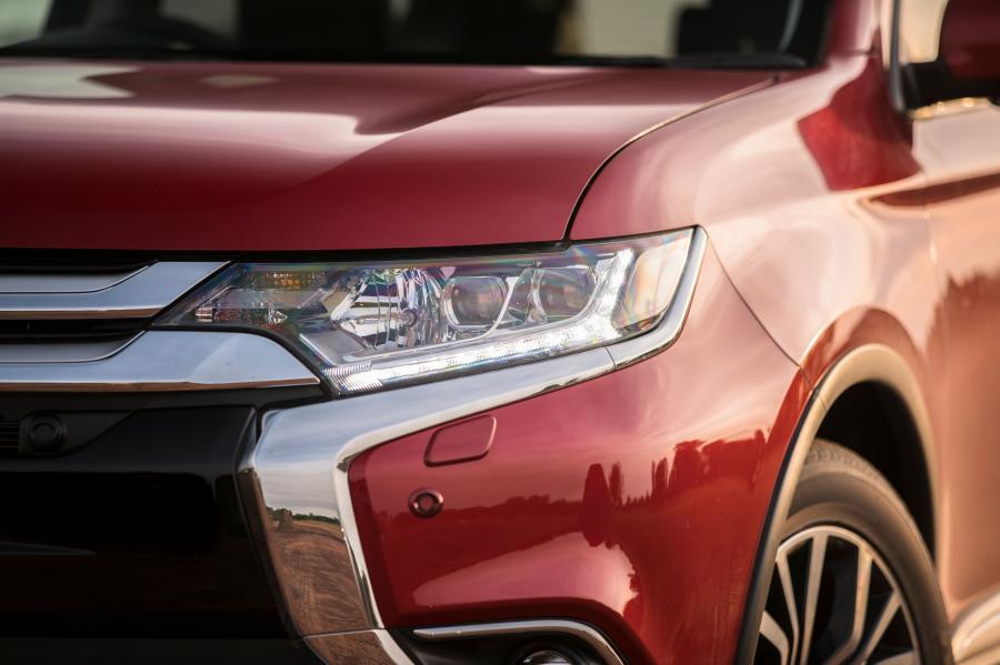 Детали экстерьера Mitsubishi Outlander 2015 года  (AU) (фото 16 из 40)